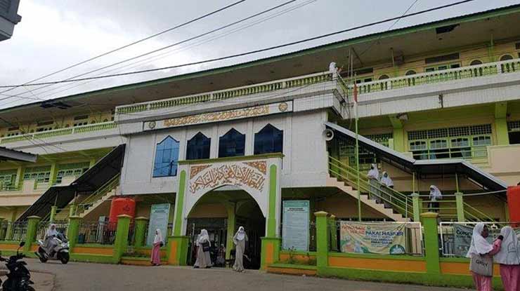 8. Pondok Pesantren Darussalam