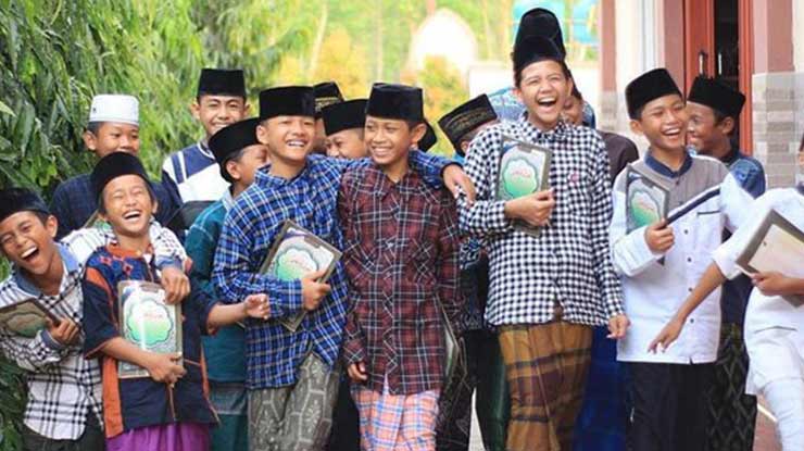 Cara Mengatasi Anak yang Tidak Betah di Pesantren